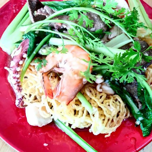 mi-xao-gion-hai-san-1chai-nuoc-ngot