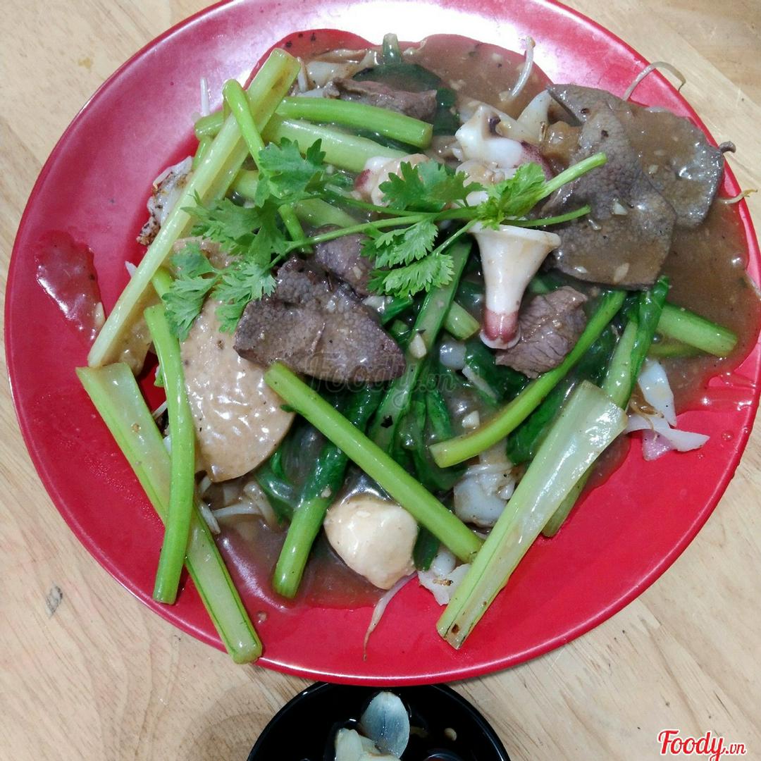 hu-tieu-mem-ap-chao-xao-hai-san-1-chai-nuoc-ngot