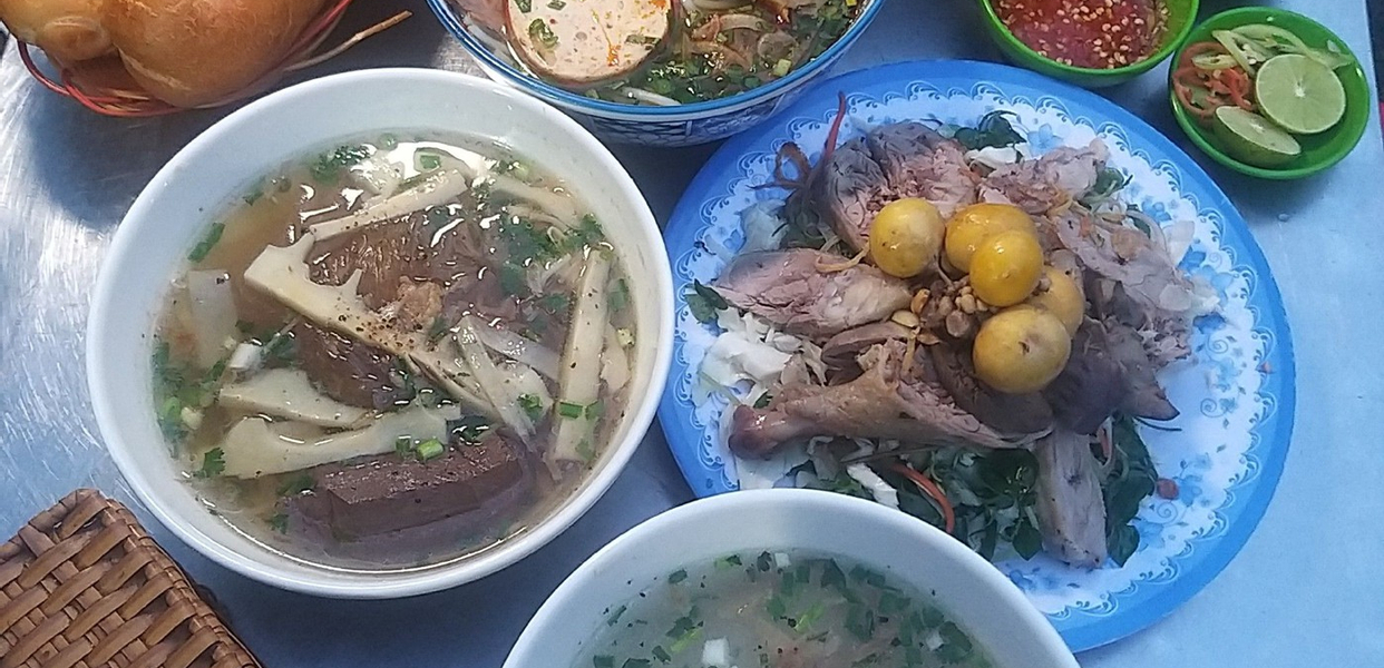 pho-bo-ut-bun-bo-06-chung-cu-an-quang