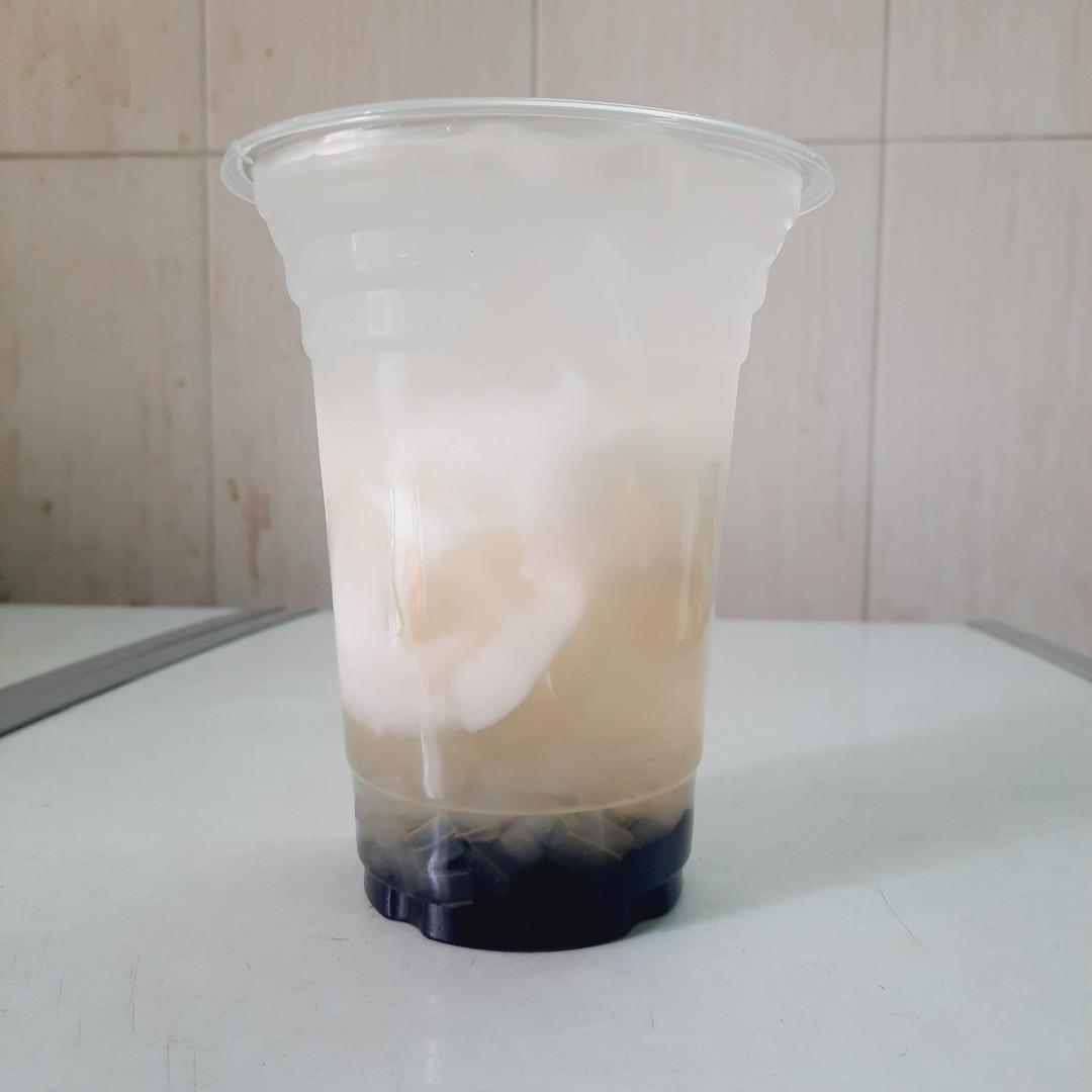 nuoc-dua-tuoi-nha-am-mix-tran-chau-uong-en-ly-lon