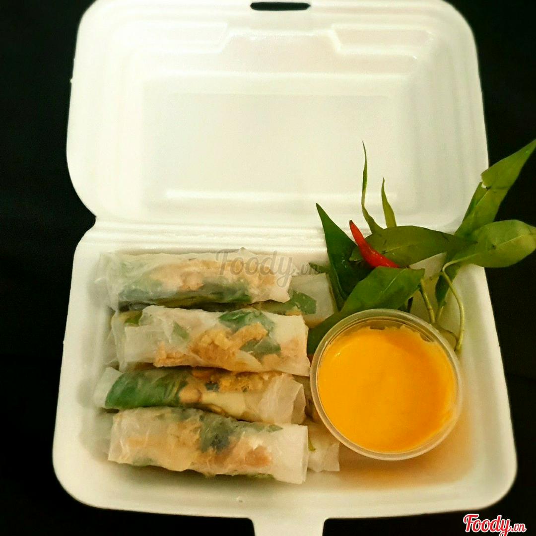 banh-trang-cuon-kho-bo-en-cham-sot