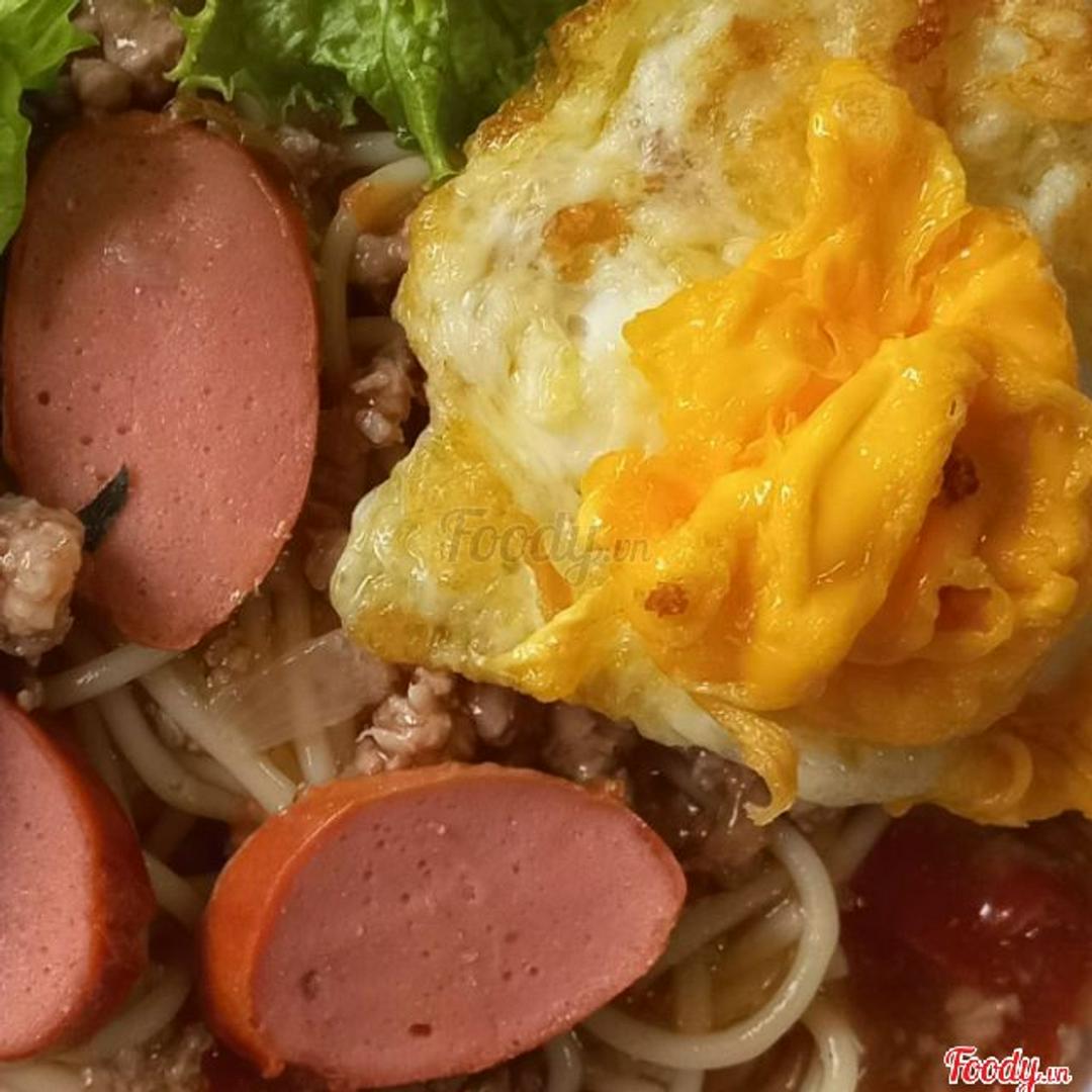 mi-y-sot-bo-bo-xuc-xich-trung-chien-nong