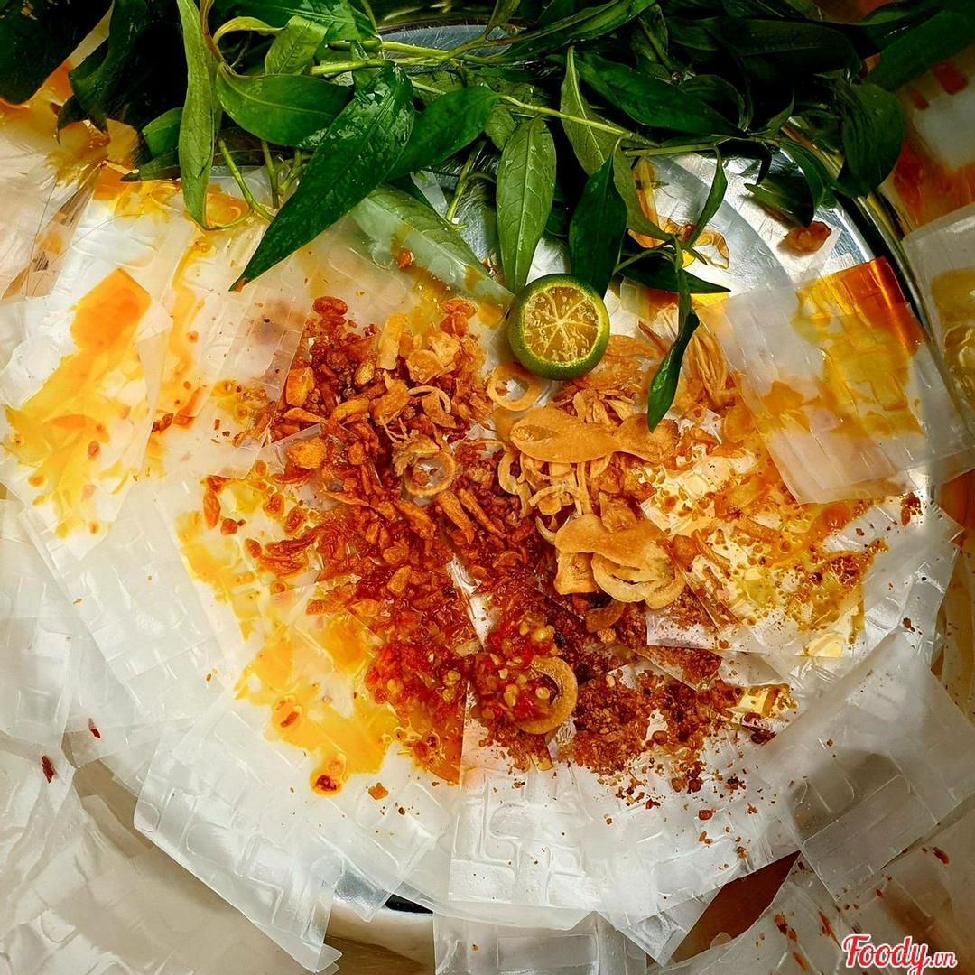 banh-trang-sate-toi-ot-hanh-phi