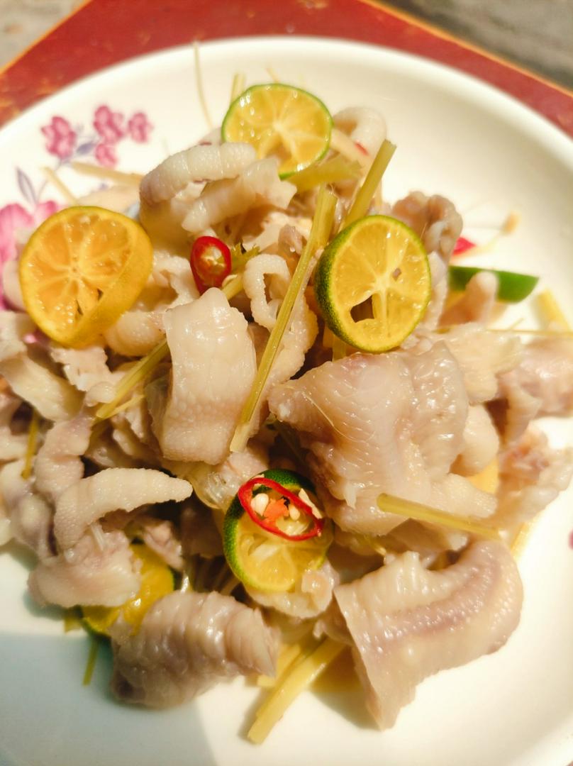 chan-ga-rut-xuong-ngam-sa-tac