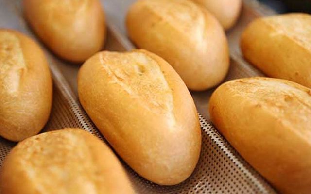 dung-thuy-lo-banh-mi-cach-mang-thang-8