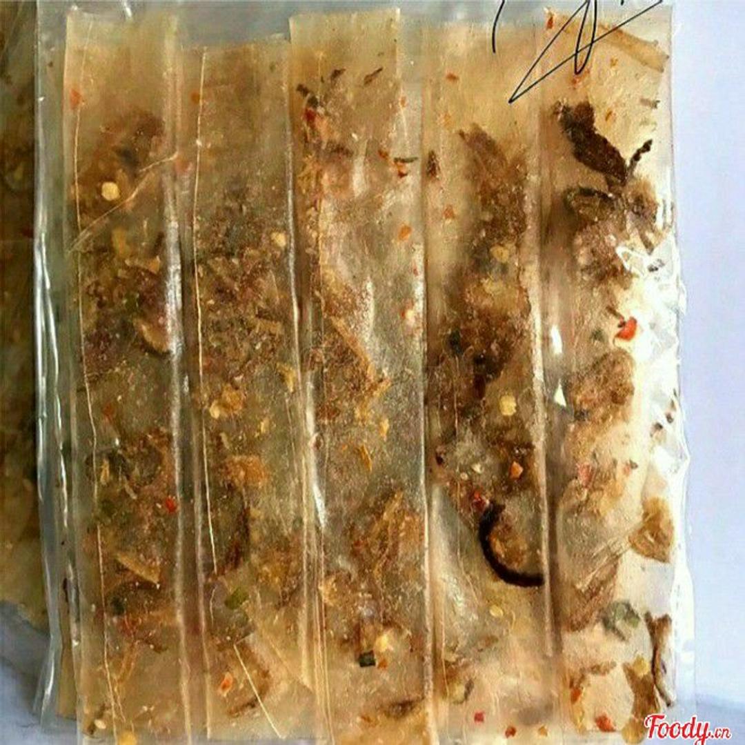 banh-trang-deo-cuon-hanh-phi