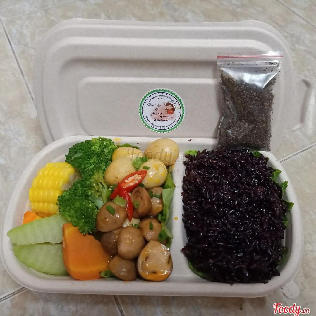 com-lut-trung-cut-nam