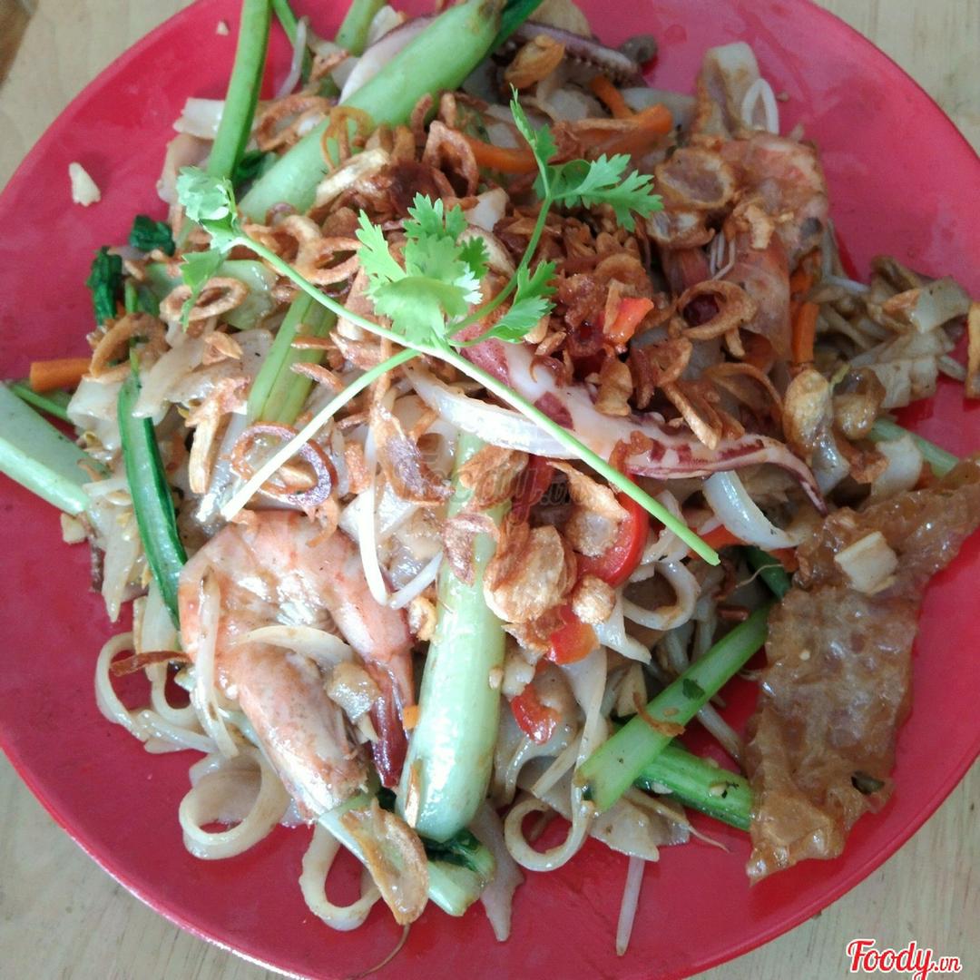 hu-tieu-mem-ap-chao-xao-hai-san-xao-kho