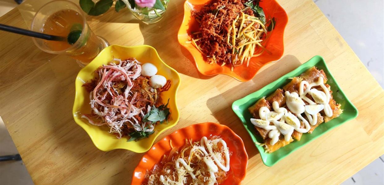Bánh-Tráng-Trộn-Cô-Toàn