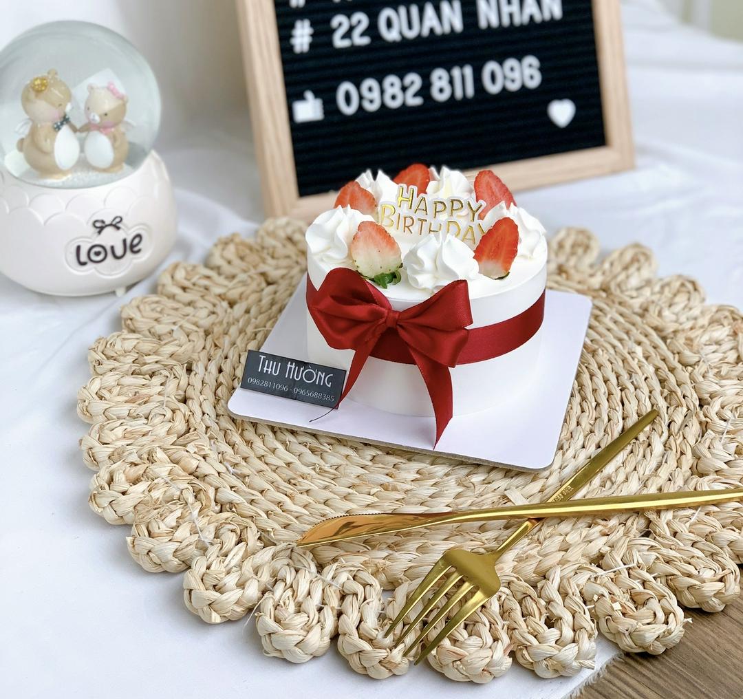 banh-mini-trang-tri-dau-tay