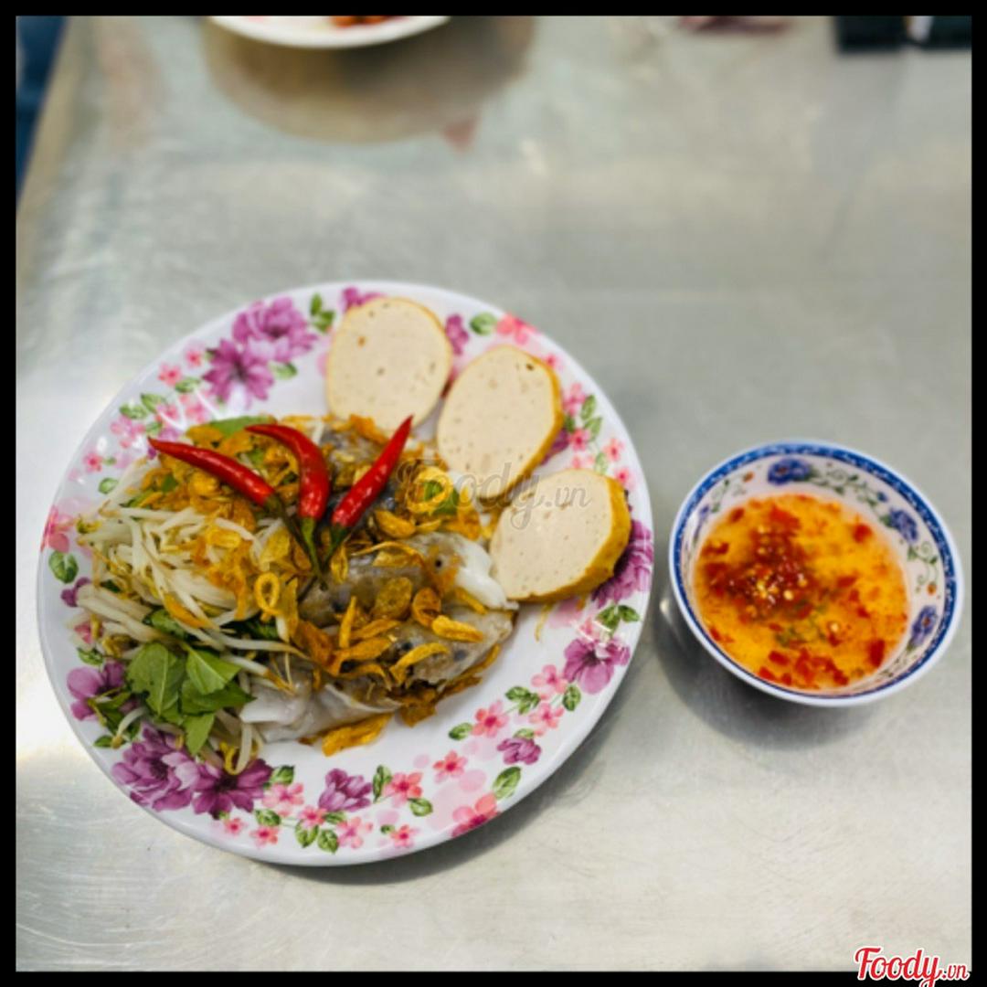 banh-cuon-cha-chien