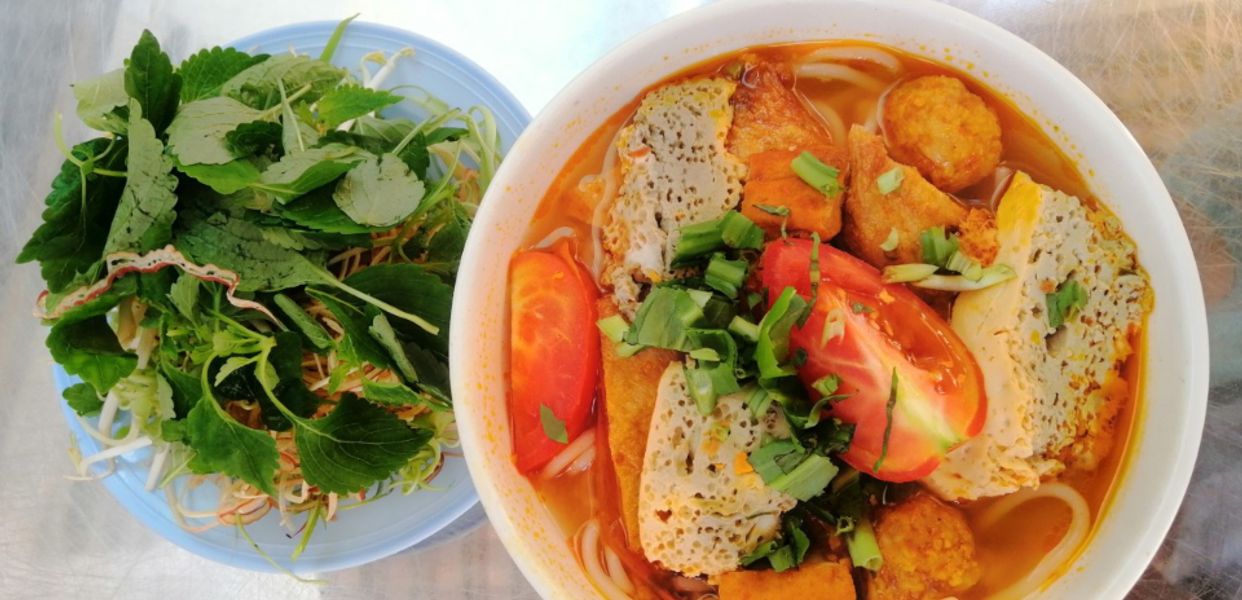 ut-lan-bun-rieu-canh-bun-le-quang-sung