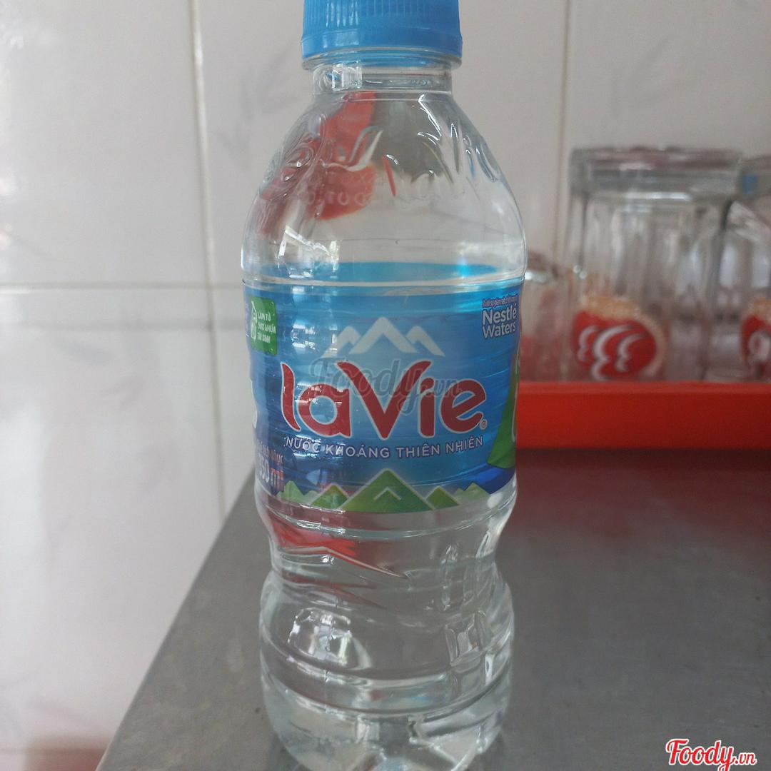 1-chai-nuoc-suoi-lavie