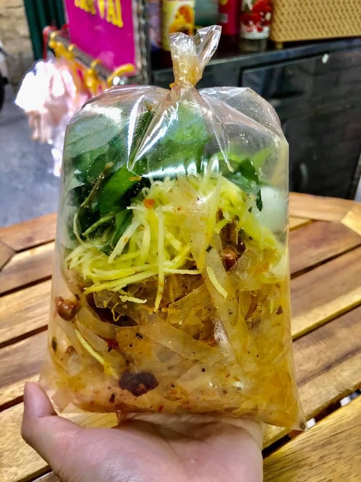 banh-trang-tron-sot-me-mo-hanh-nho