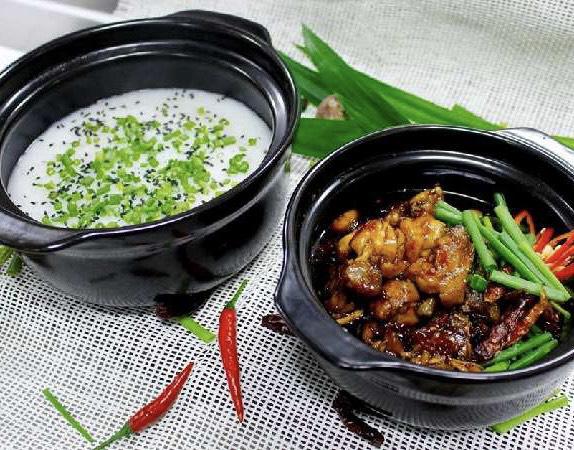 chao-ech-phan-1-con-chao-trang-1coca