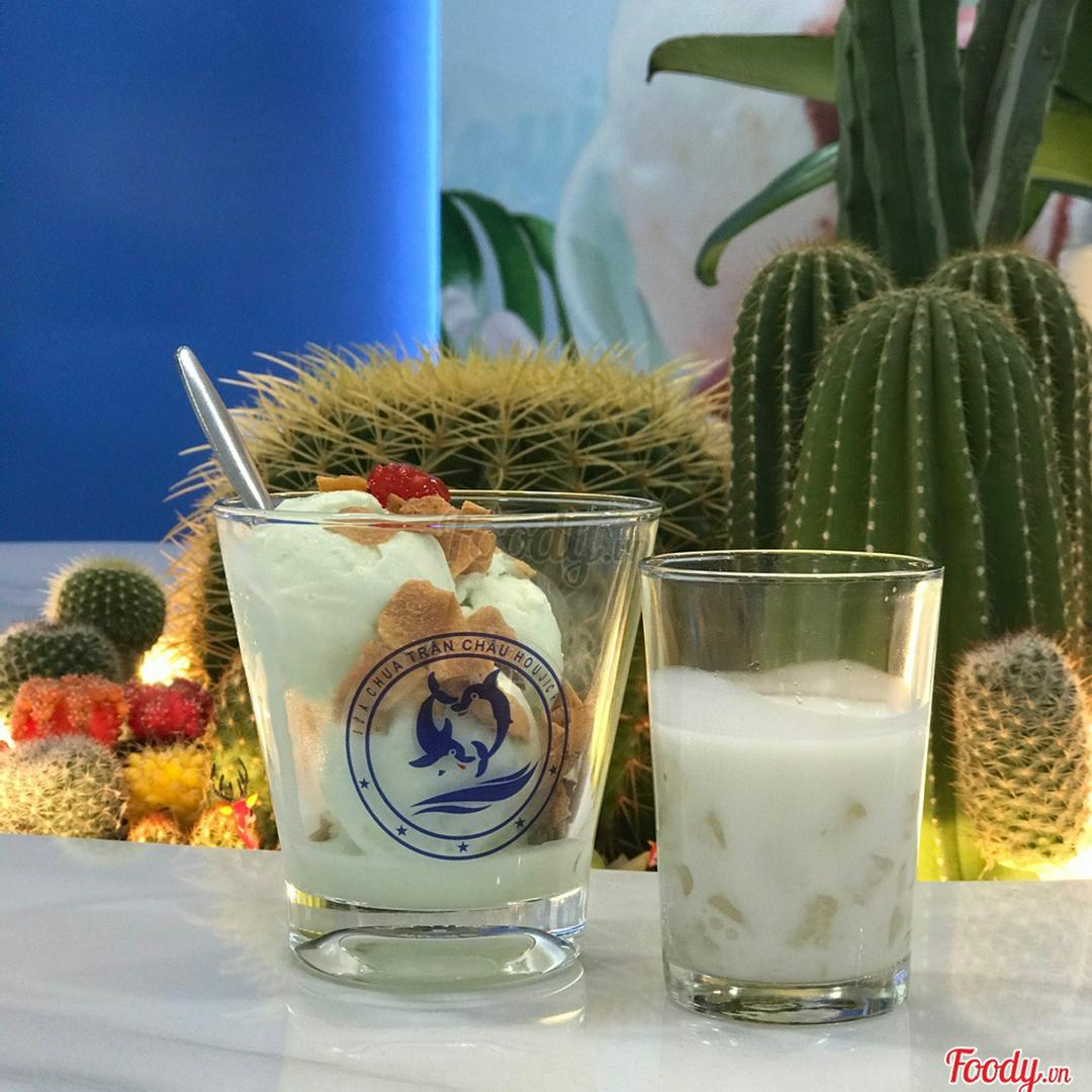 sua-chua-tran-chau-au-xanh-la-dua