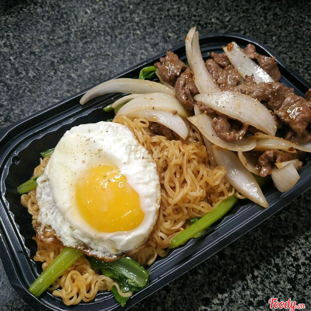 mi-goi-xao-bo-trung-op-la