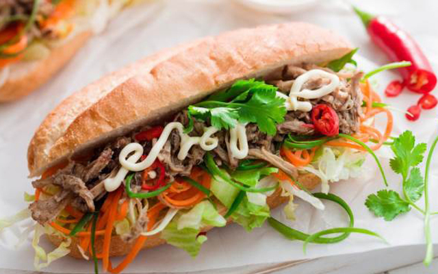 banh-mi-sieu-nhan-cuong-linh-nguyen-xa