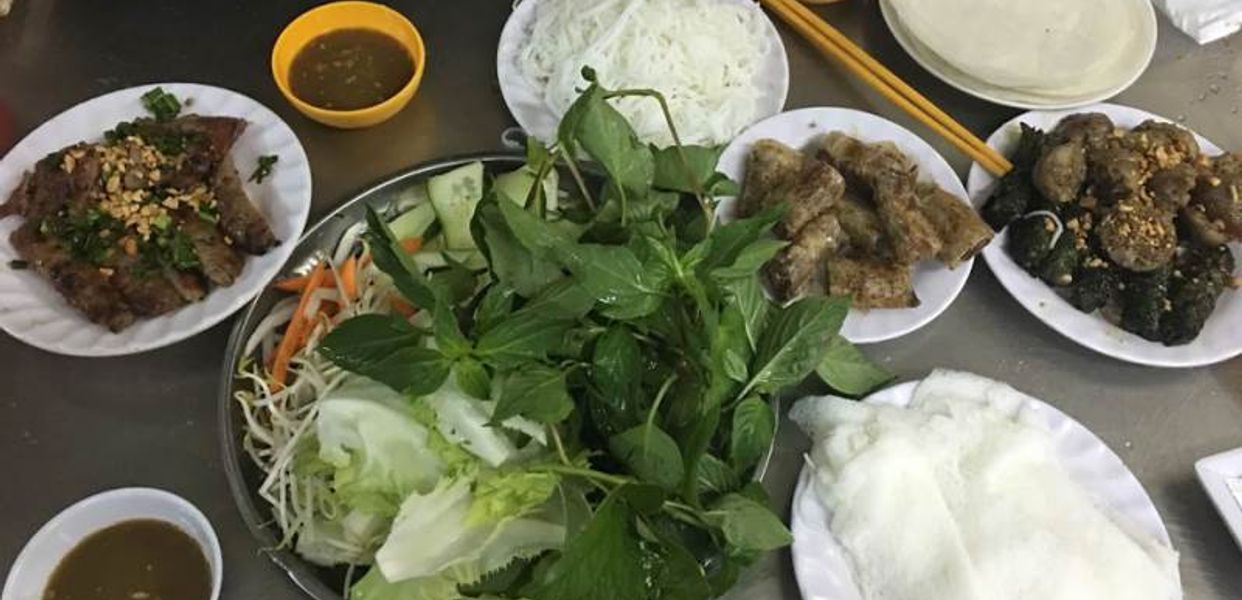 quan-bun-thit-nuong-cay-man-bui-inh-tuy