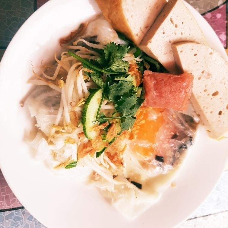 banh-cuon-op-la-thap-cam