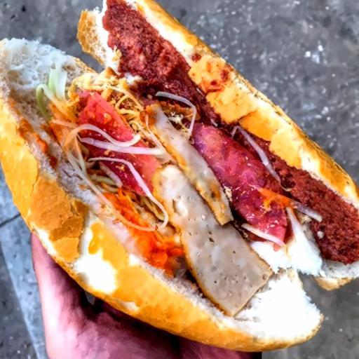 banh-mi-nem-khoai-xuc-xich-bo-kho