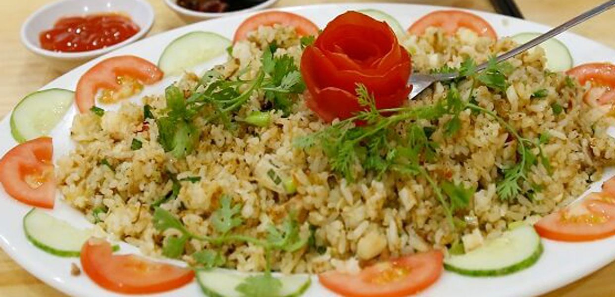 khoai-mit-com-van-phong-com-rang-mi-xao-online-long-bien