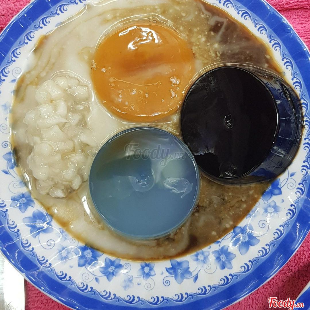 1-flan-truyen-thong-1-rau-cau-gion-pho-mai-1-quy-linh-cao