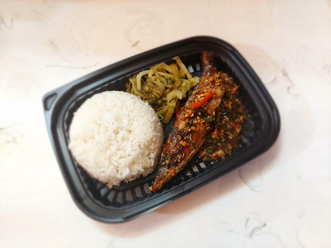 com-ca-nuc-mot-nang-chay-mam-toi