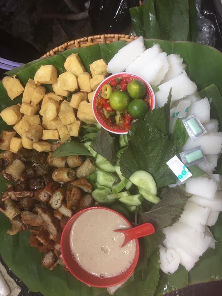 bun-au-thap-cam-lon-2-nguoi-an-ac-biet