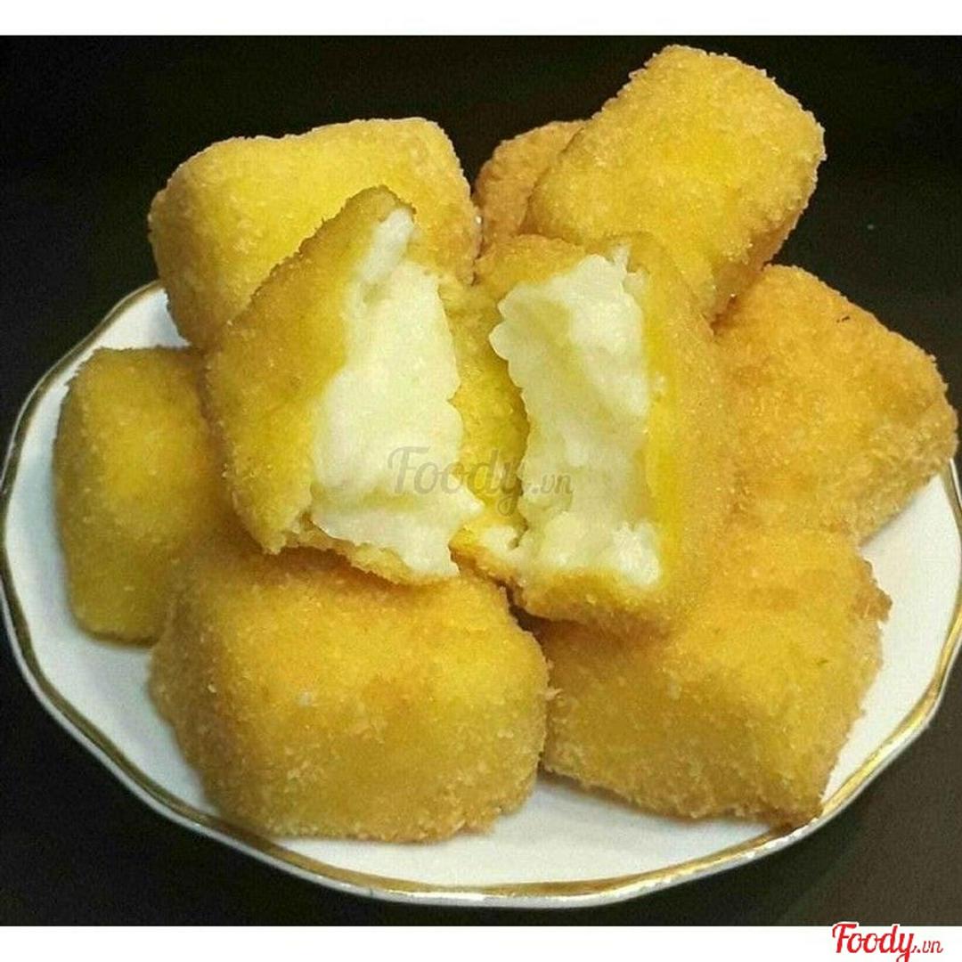 banh-sua-tuoi-chien-2-cai