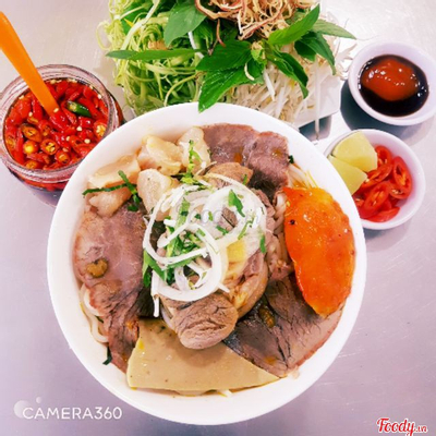 bun-bo-ac-biet-nuoc-sam-nha-nau