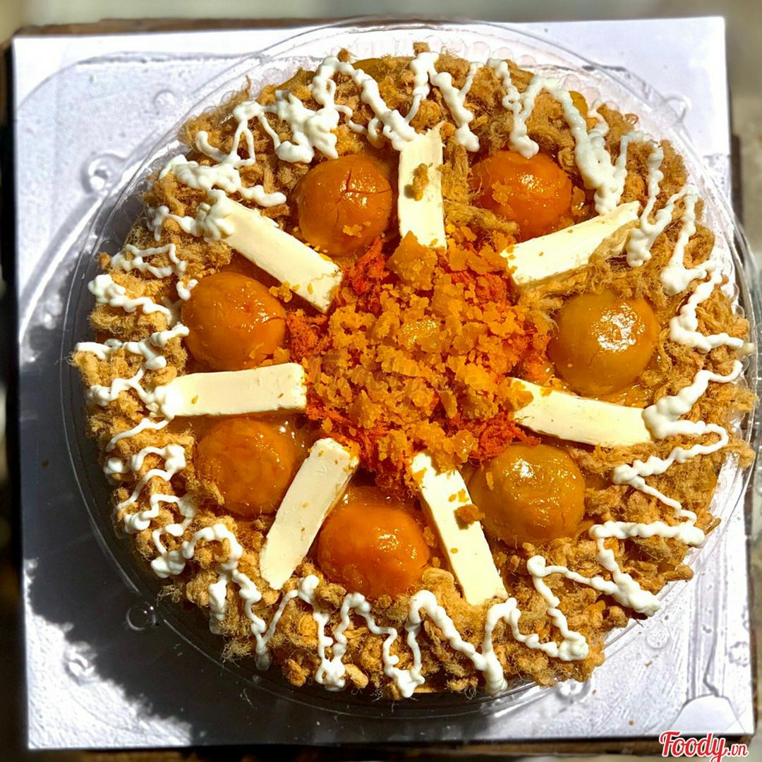 banh-bong-lan-pho-mai-trung-muoi-size-20cm