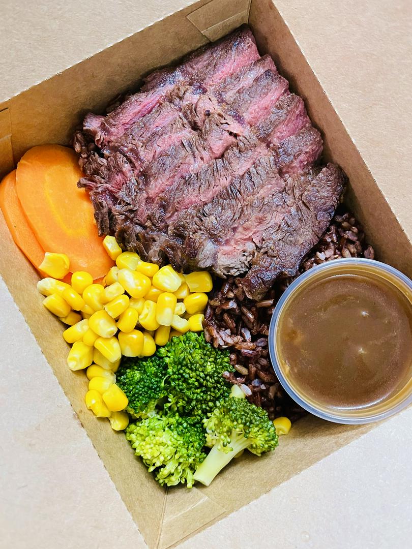 com-gao-lut-bo-steak-sot-nau