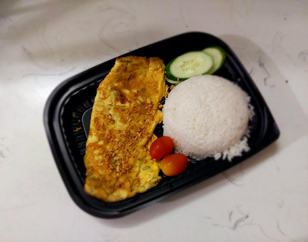 com-trang-trung-op-let-cu-hanh