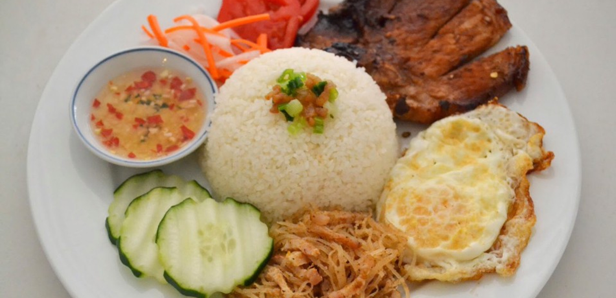Khánh-Thư---Cháo-Lòng-Bánh-Hỏi-Bình-Định---Phan-Huy-Ích