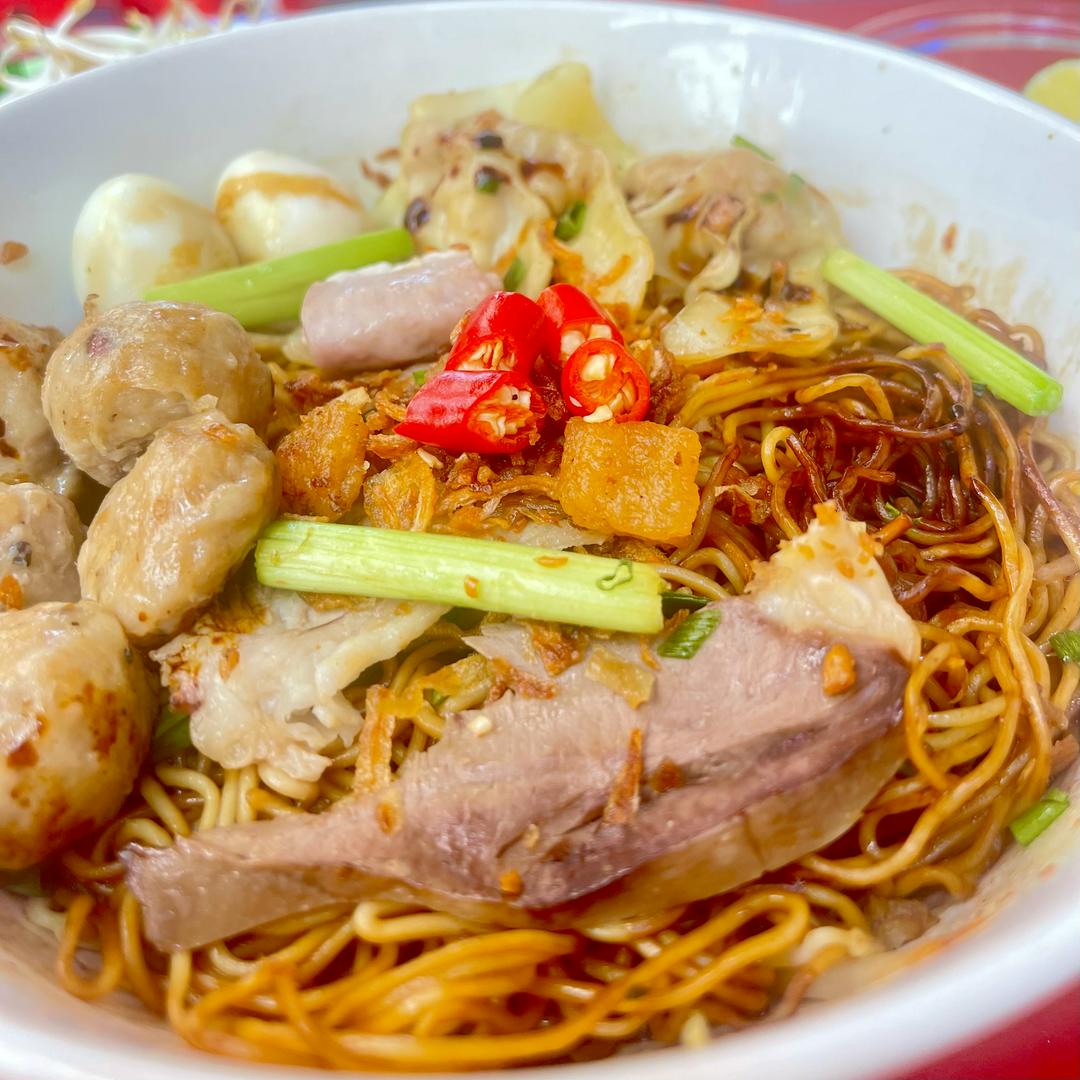 mi-tron-kho-2-vat-thap-cam-ac-biet