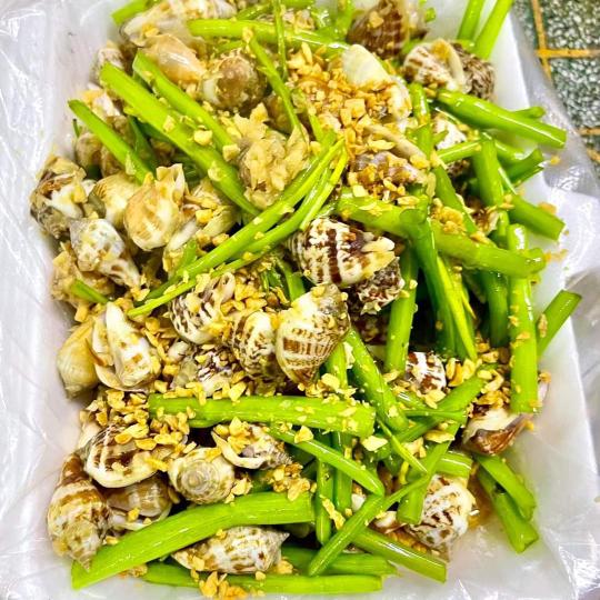 oc-nhay-xao-rau-muong