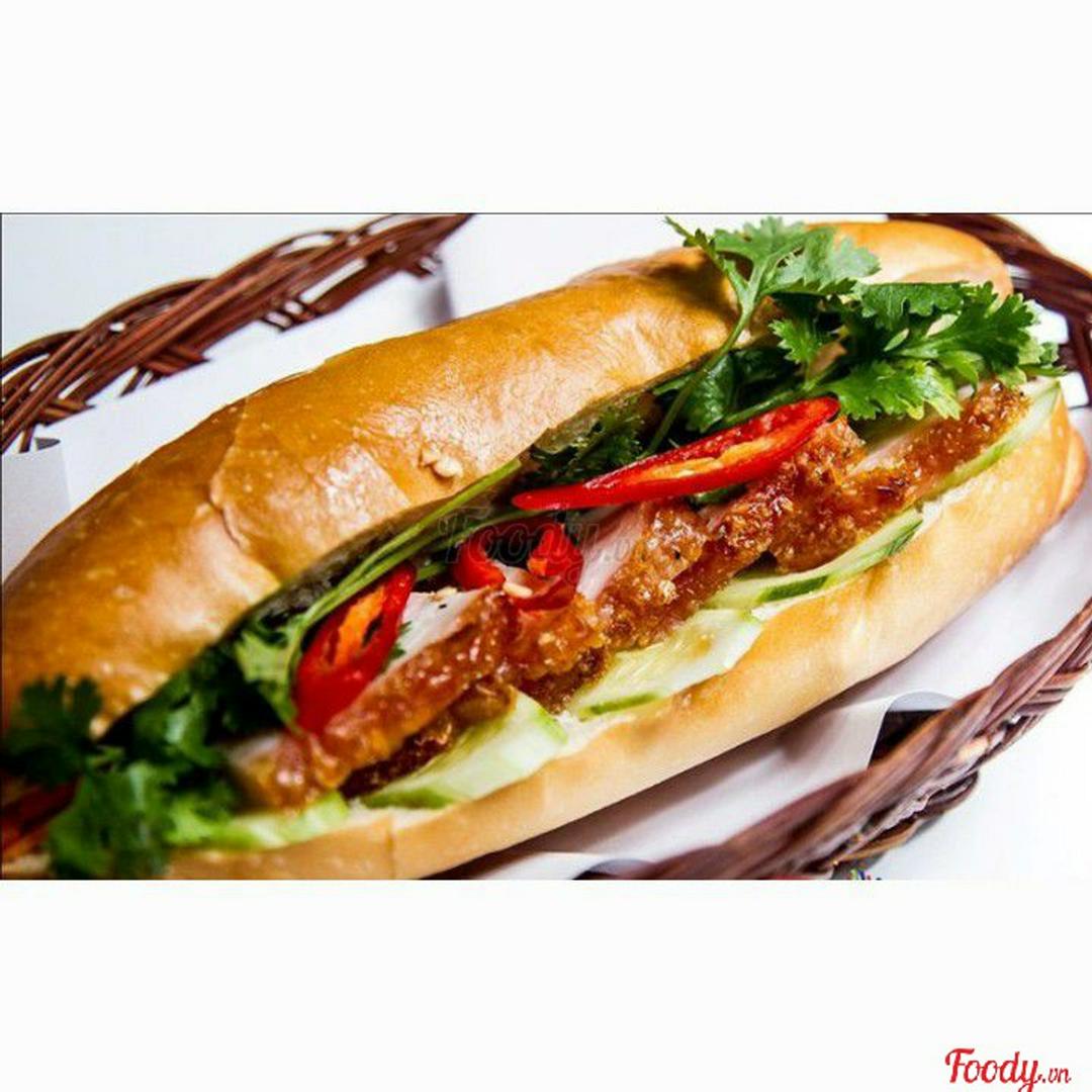 banh-mi-heo-quay