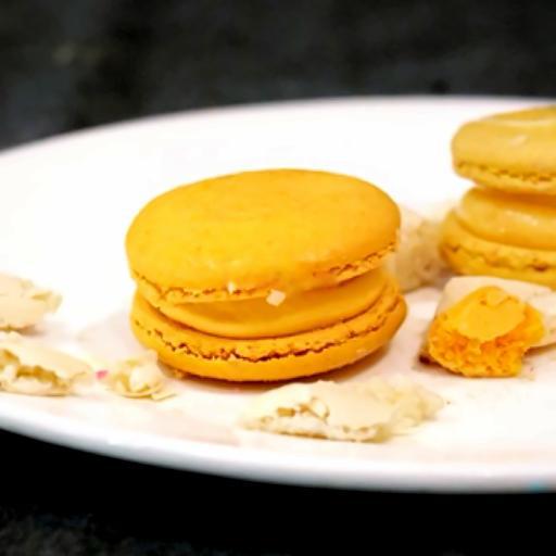 macaron-vi-cheese-mango