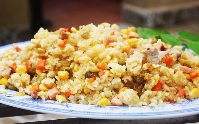 a-quyen-nuoc-sam-com-chien-hoang-dieu