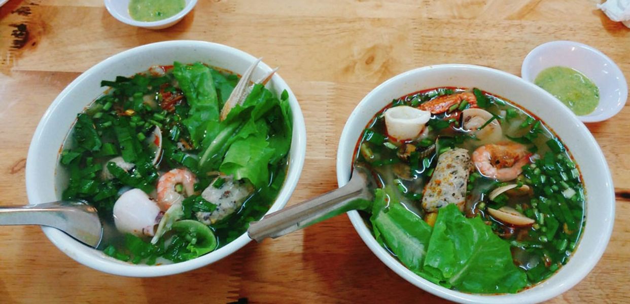 quan-324-hu-tieu-mi-banh-canh-au-duong-lan