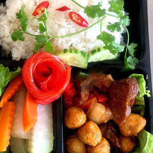 com-thit-kho-trung-cut