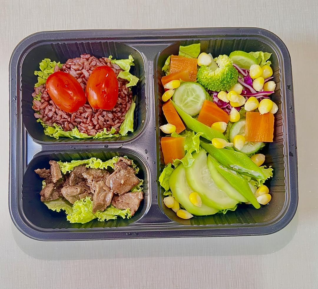 com-gao-luc-bo-kho-tieu