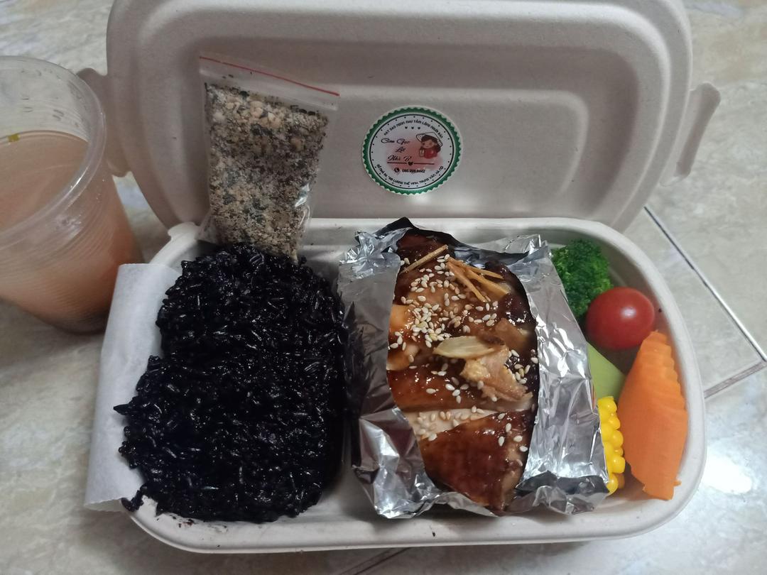 com-lut-ma-ui-ga-nuong-sot-mat-ong