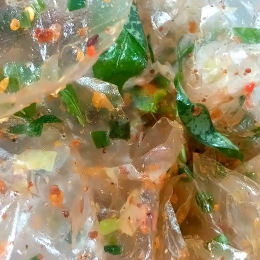 banh-trang-deo-muoi-hanh-sate-toi