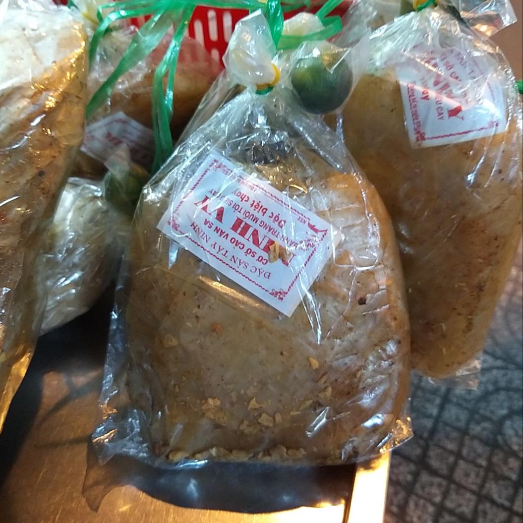 banh-trang-xike-muoi-toi-sieu-cay-1-bich