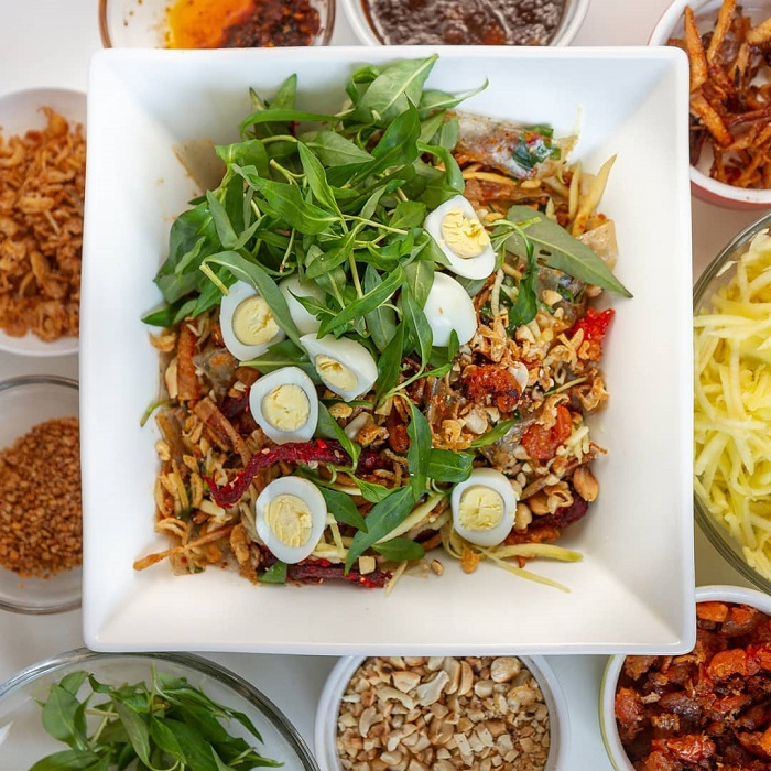 banh-trang-tron-an-vat-ba-map