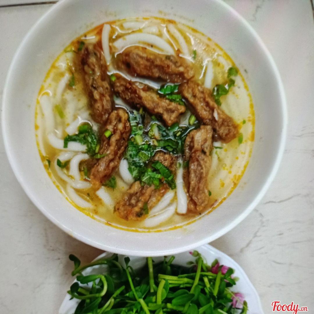 banh-canh-cha-ca-thac-lac-chien