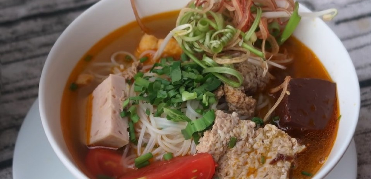 quan-kim-tho-hu-tieu-bun-rieu-vanh-ai-tay