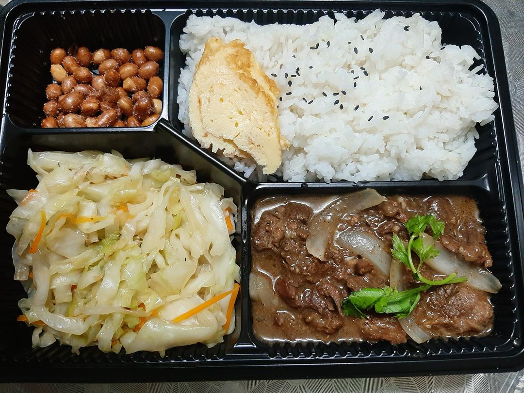 com-bo-xuyen-tieu-vi-pa-te-kem-rau-canh-trung-ran-au-phu-sot-tu-xuyen